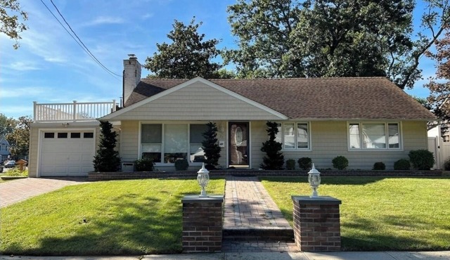 Spacious Modern House 15 minutes from JFK airport!
