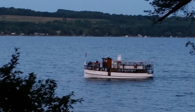 Spacious, private, very desirable 3-bedroom lakefront cottage in the FIngerlakes