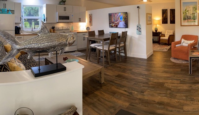 Spacious & refreshing, The Mango Cottage: Near the beach & all things S. FL! in Pompano Beach
