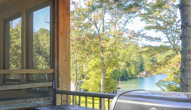 Spacious Three-Bedroom Cottage on pristine Fairbank Lake