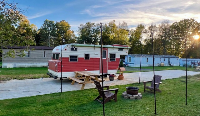 Spacious, Vintage Restored Camper! Sleeps 5, Quiet Campsite, Near Fishing.