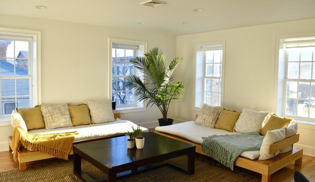 Spacious Warren St. apt in the heart of Hudson