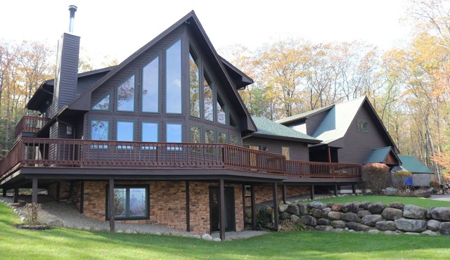 Spectacular Mt. home with views of Lake George and Hot Tub.