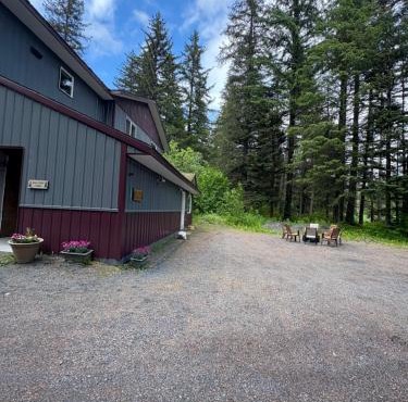 Spruce woods lookout apartment on Seward highway