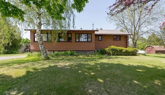 St. Lawrence River Modern Log Home
