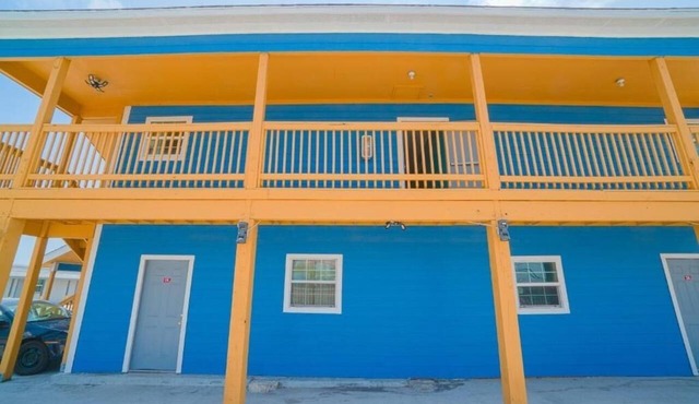 Stay Unit Pets Allowed Near Padre Island Beach With Free Parking For Guests