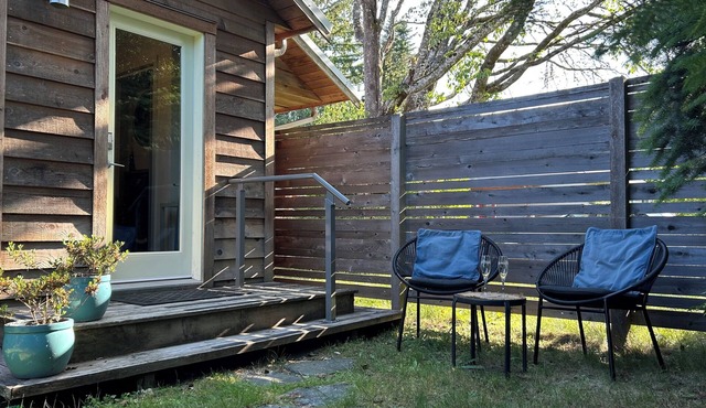 Studio Cedar Guest Cottage