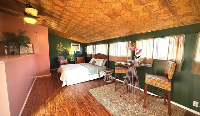 Studio with incredible view minutes from the mall!