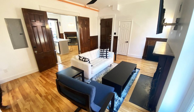 Stunning - modern 2 bedroom Victorian mansion pad