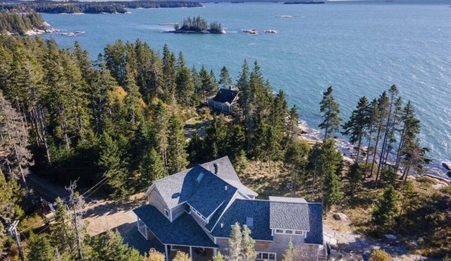 Stunning private oceanfront home