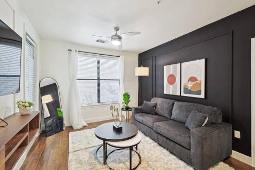 Stylish 2B near Legacy West Wi-Fi Fitness Pool