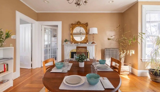 Stylish comfortable period feature 2 bed - Sun drenched - Free parking
