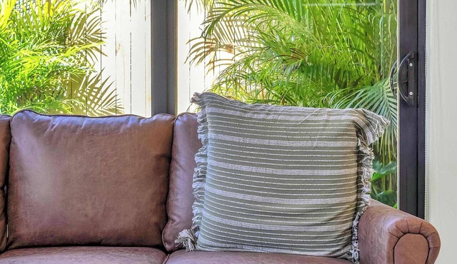 Stylish Studio Near Las Olas, Pvt Patio & Wi-Fi