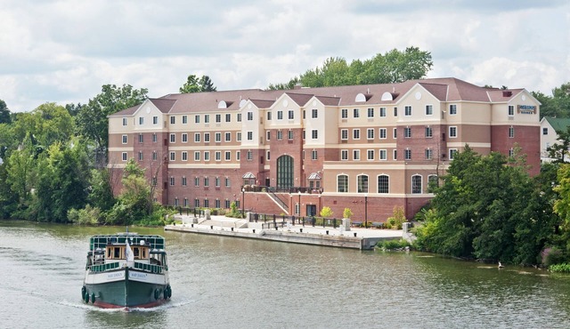 Suite Near Rochester University | Gym Access