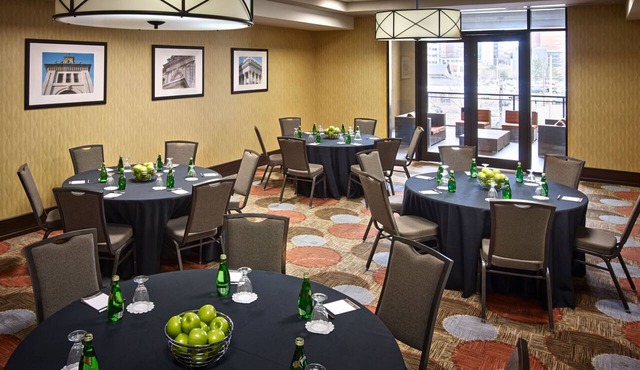Suite w/Balcony | Breakfast Provided Daily