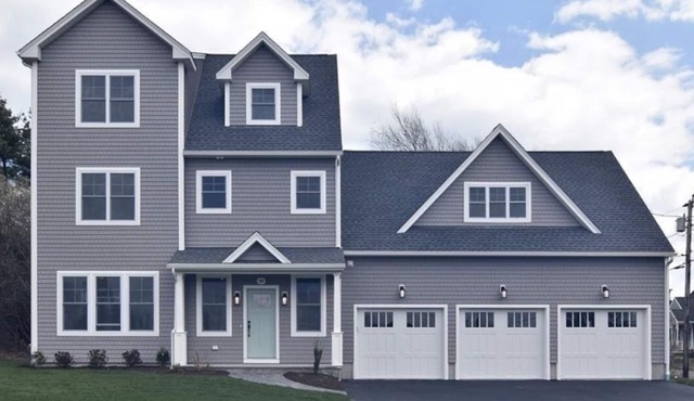 Summer Oasis in Narragansett! 5BR Home Perfect for Family & Friends!