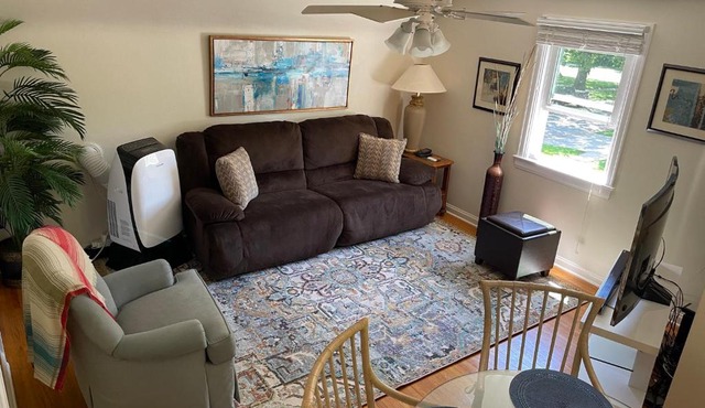 Sunlight Splendor Apartment at Twin Oaks Inn by the Trails in Cedar Falls