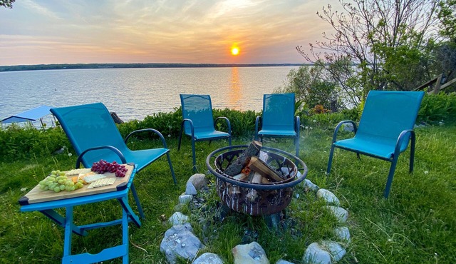 Sunset seneca lake view, wine trail, lake view
