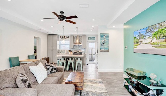 Sunshine Retreat FTL- 3 Bedroom vacation home in downtown Ft. Lauderdale