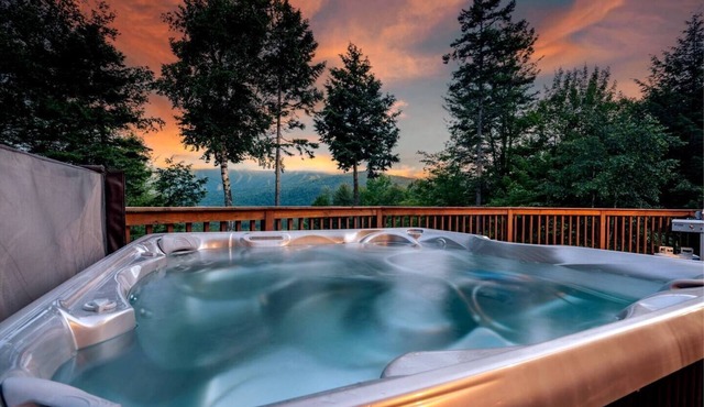 Sweeping Sunday River VIEWS! Hottub! Game Room!