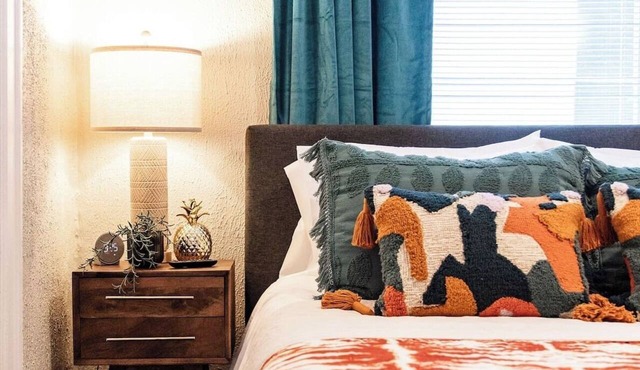 Sweet Little Suite 1BR Suite Near Hospital & Park