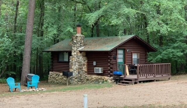 Sweet Pea Place | Sleeps 4 | Fireplace, Fire Pit & Near Beavers Bend