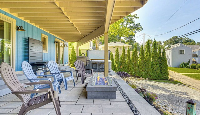 Swim & Fish! Lakefront Apt w/Hot Tub & Grill!