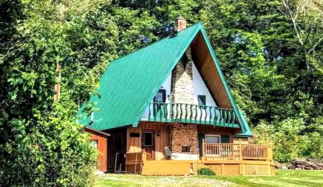 Swiss Miss – Storybook A-Frame Retreat Near Holiday Valley