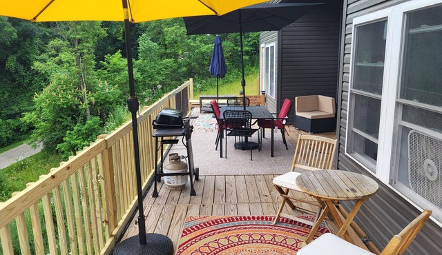 Terry Hill Little Lodge, Cozy, Luxury Comfort overlooking beautiful Keuka Lake!