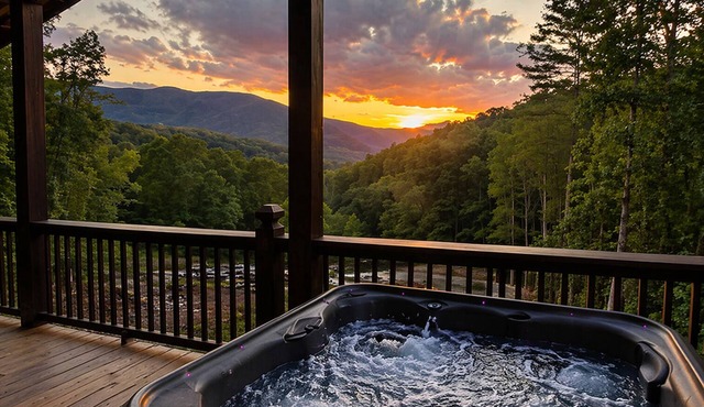 The Best Nest at Conley Mountain - Luxury Mountain Retreat with Panoramic Views