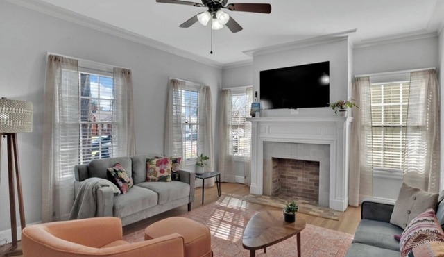 The Beverly est. 1939! Charming 3-bedroom house! Permit 25-0078-STR