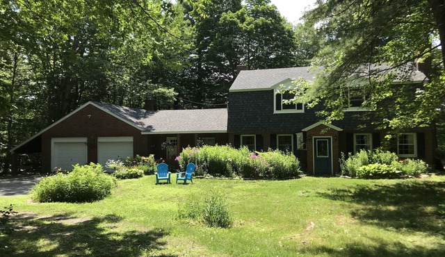 The Brick House in the Woods.room for a Large Family!