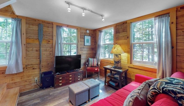 The Cottage | Peaceful 32-Acre Lakefront Getaway | Canoe, Firepit & Big Deck