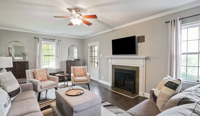 The Franklin Suite- Near Jennings Sports Complex