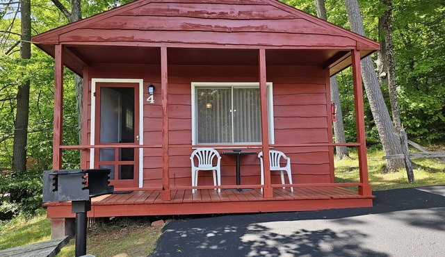 The Gold Eagle Cottage 4