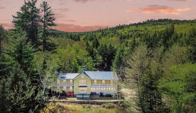 The Historic Wolfville Mountain Home | Sleeps 25