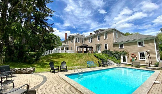 The Jarvis Homestead - Historic Maine Mansion