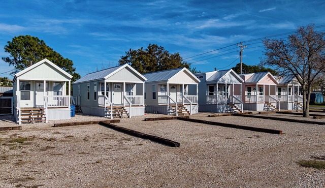 THE KEYS OF POC Unit # 3 1-bedroom cabin with AC