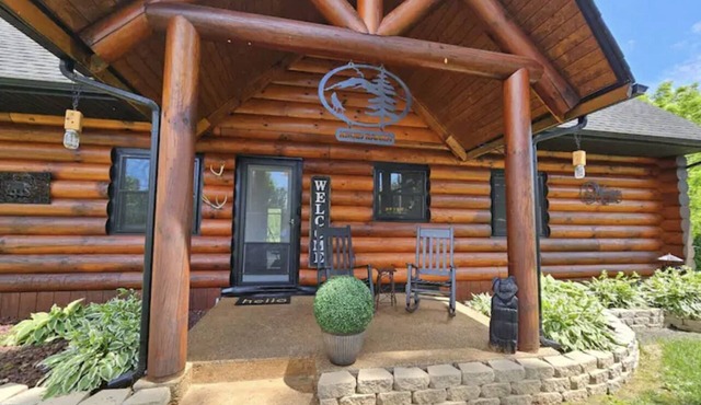 The Lodge at Coker Creek - Main Lodge - NEW LISTING!nMountain View Log Cabin