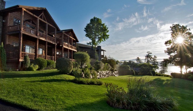The Lodges at Cresthaven