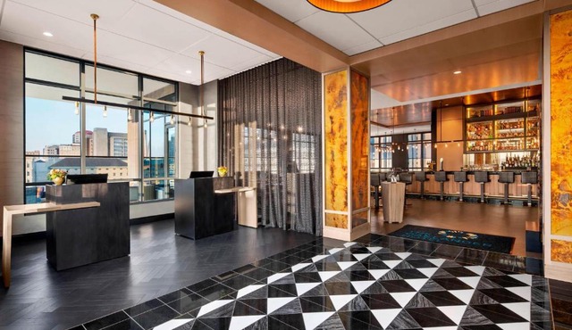 The Oaklander Hotel, Autograph Collection