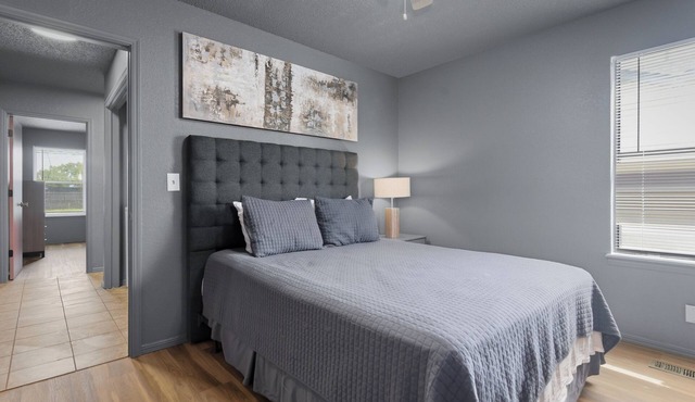The Red Door on 66th - 3BR/2BA Duplex
