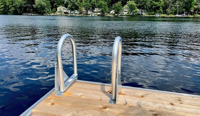 The Riverside- Waterfront & Boat Dock Space
