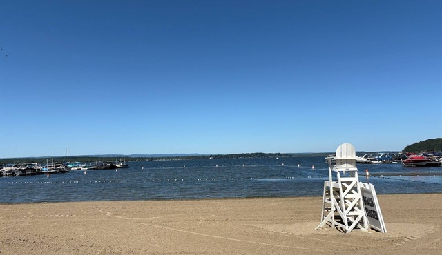 The Saratoga Beachhouse Compound