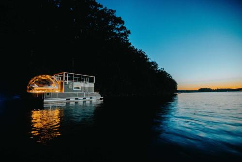 The StarGazer Floating Dome
