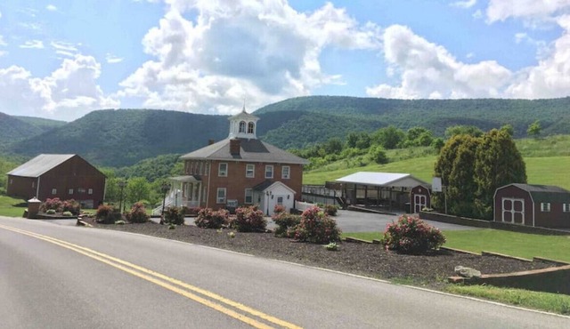 The Whole Place! -- Serene Sinking Valley Retreat