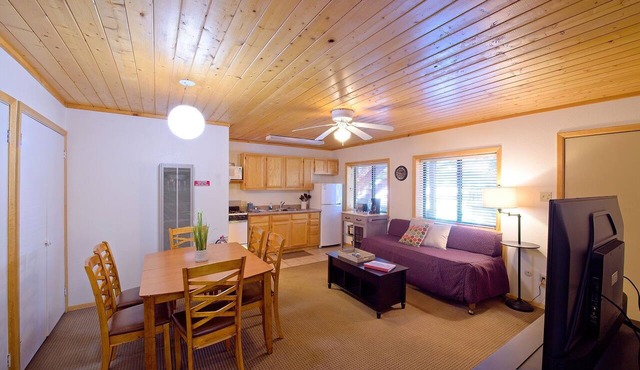 Thunderbird Lodge