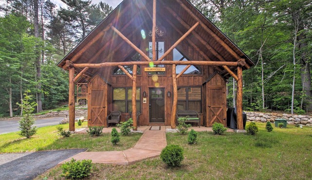 Timber Home: Walk to Slopes & N Conway Shops!