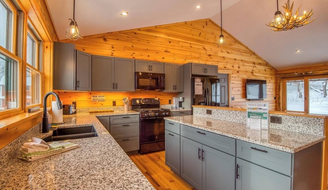Timber Overlook - New construction log cabin with views of Rangeley Lake!