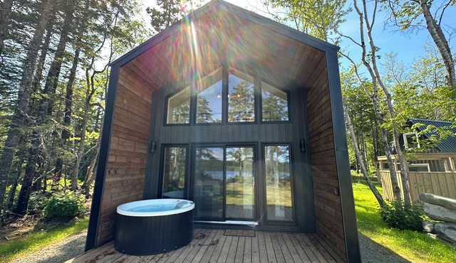 Tiny 1 (private hot tub)